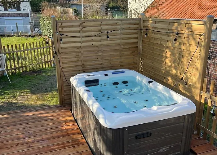 Apartment Avec Jacuzzi - Acces Piscine Partagee *