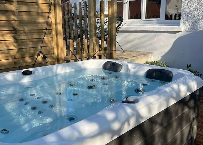 Avec Jacuzzi - Acces Piscine Partagee *